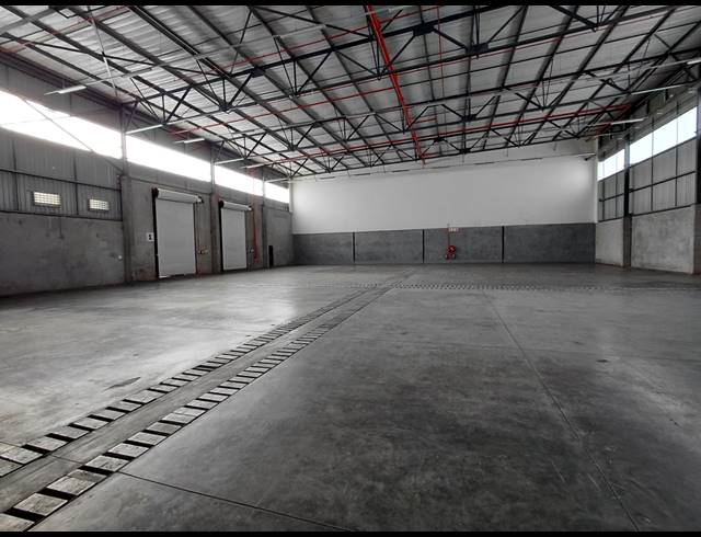 927M² WAREHOUSE TO LET IN POMONA